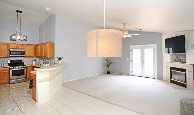 983 S Goldenweed Way, Tucson, AZ 85748
