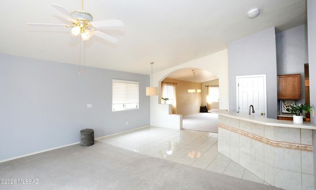 983 S Goldenweed Way, Tucson, AZ 85748