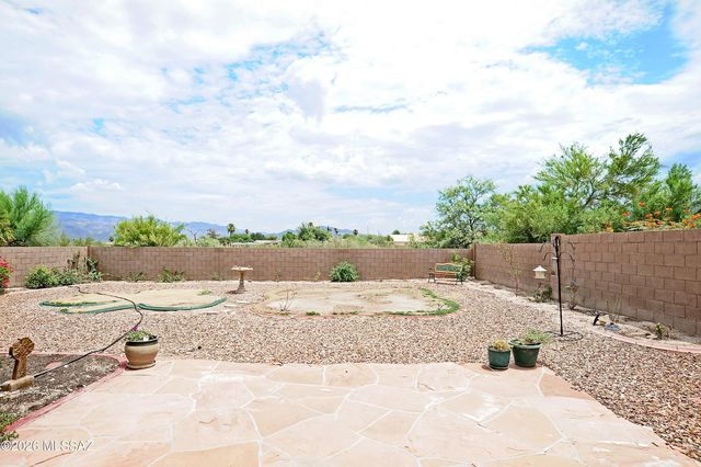 983 S Goldenweed Way, Tucson, AZ 85748