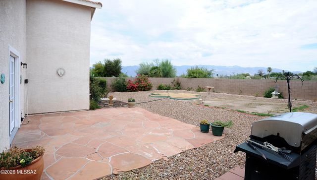 983 S Goldenweed Way, Tucson, AZ 85748