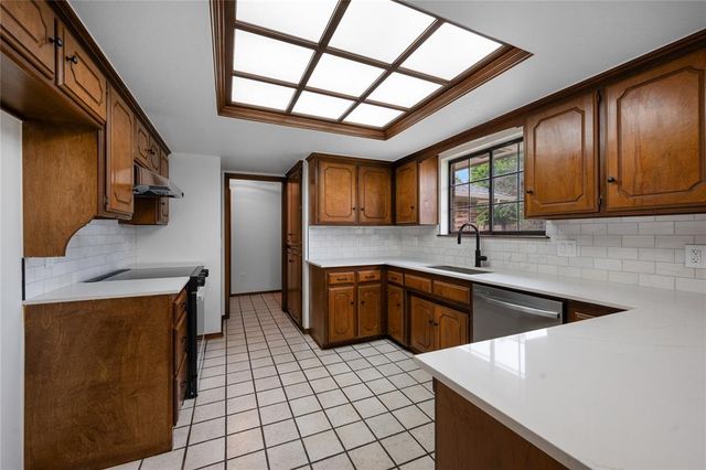 12501 Bannockburn Place, Oklahoma City, OK 73142