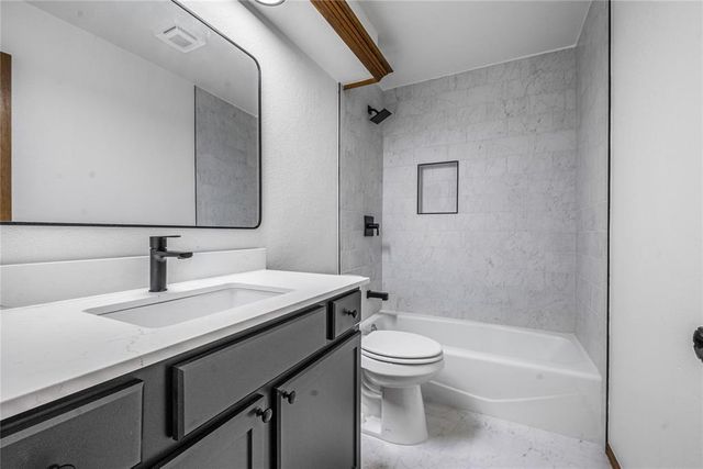 12501 Bannockburn Place, Oklahoma City, OK 73142