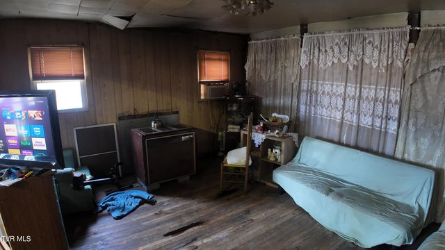 1704 North Main Avenue, Erwin, TN 37650