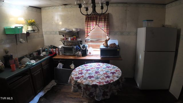 1704 North Main Avenue, Erwin, TN 37650