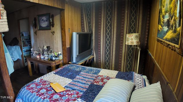 1704 North Main Avenue, Erwin, TN 37650