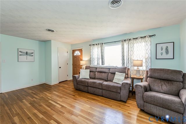 1927 F St, West Point, VA 23181