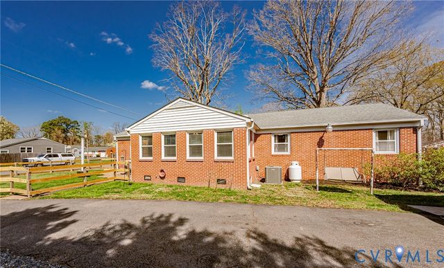 1927 F St, West Point, VA 23181