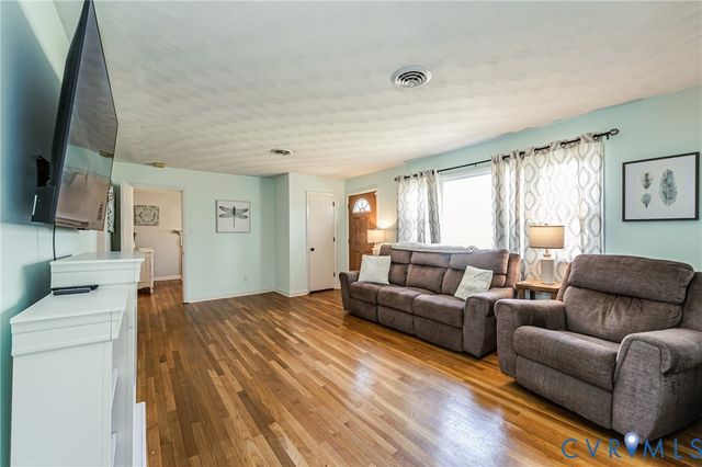 1927 F St, West Point, VA 23181