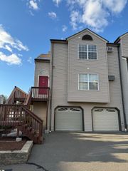 794 Oronoke Road APT 14, Waterbury, CT 06708