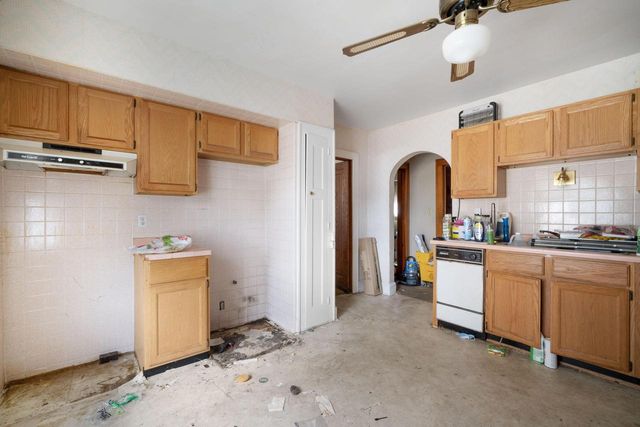 4070 N 16th STREET, Milwaukee, WI 53209