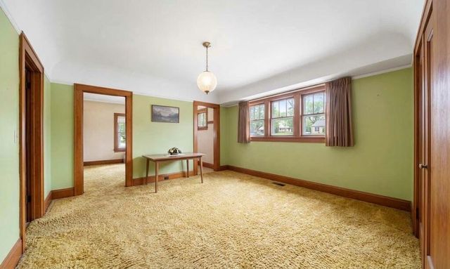 4070 N 16th STREET, Milwaukee, WI 53209