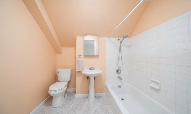 4070 N 16th STREET, Milwaukee, WI 53209