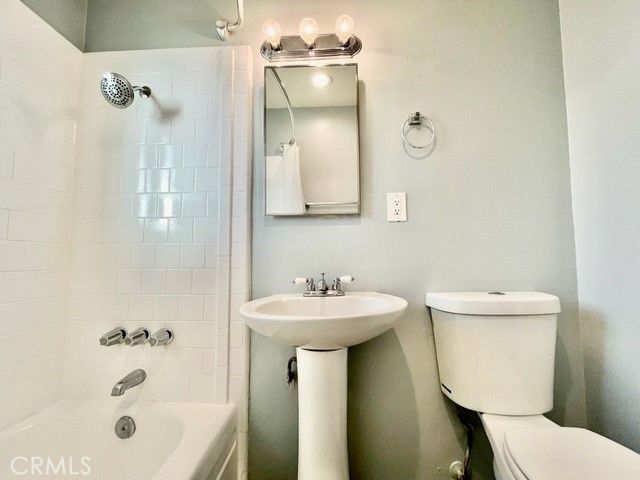 686 E Cottonwood Road E, Palm Springs, CA 92262