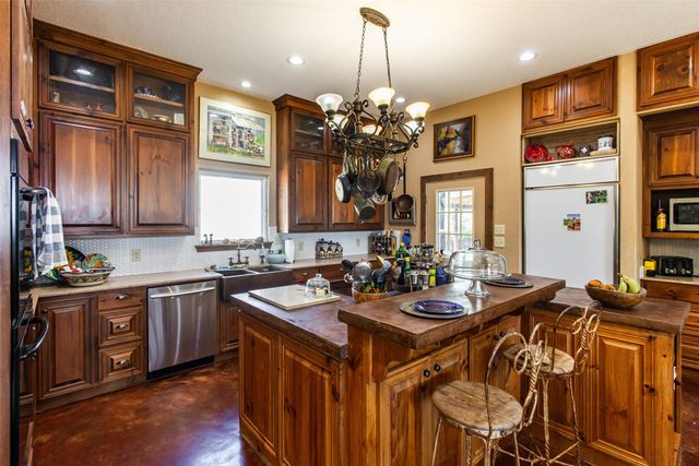 1775 Sunset Mountain Road, Lipan, TX 76462