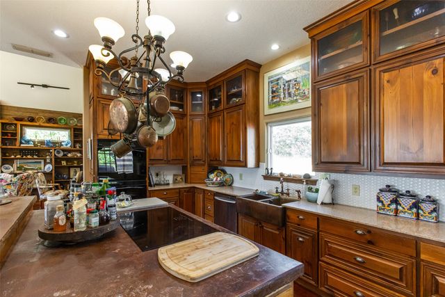 1775 Sunset Mountain Road, Lipan, TX 76462