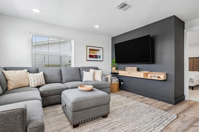 2015 SW 18th Drive, Boynton Beach, FL 33426