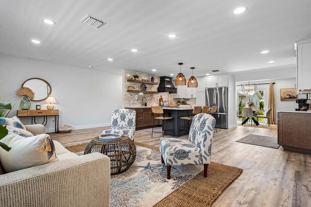 2015 SW 18th Drive, Boynton Beach, FL 33426