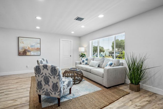 2015 SW 18th Drive, Boynton Beach, FL 33426