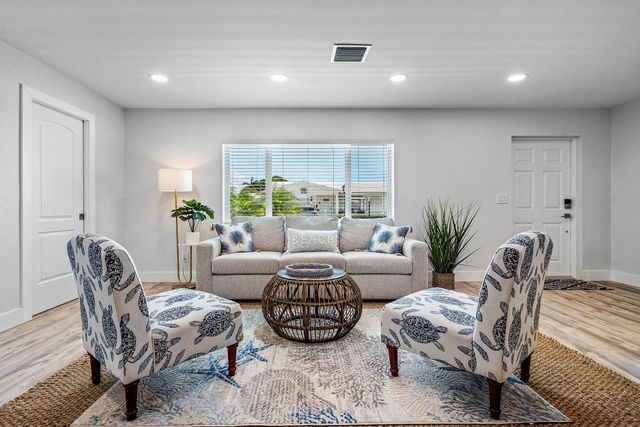 2015 SW 18th Drive, Boynton Beach, FL 33426