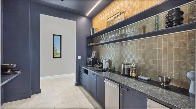 690 ALLORA AVENUE, Nokomis, FL 34275