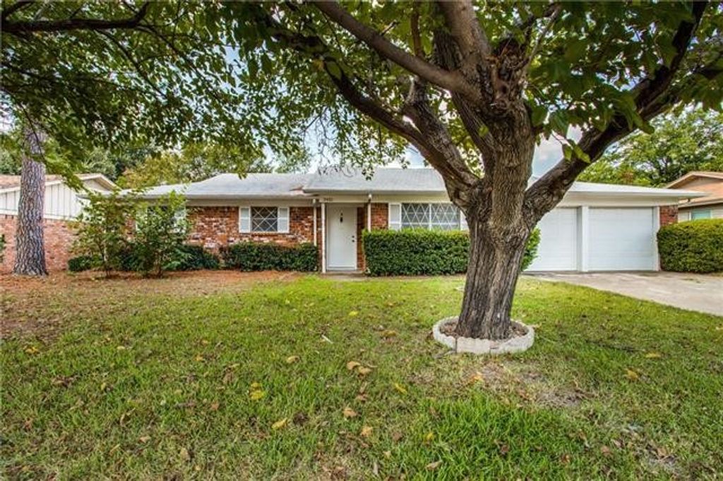 5401 Greenwood Way, North Richland Hills, TX 76180