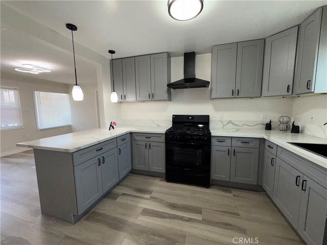 11200 Stanford, Los Angeles, CA 90059