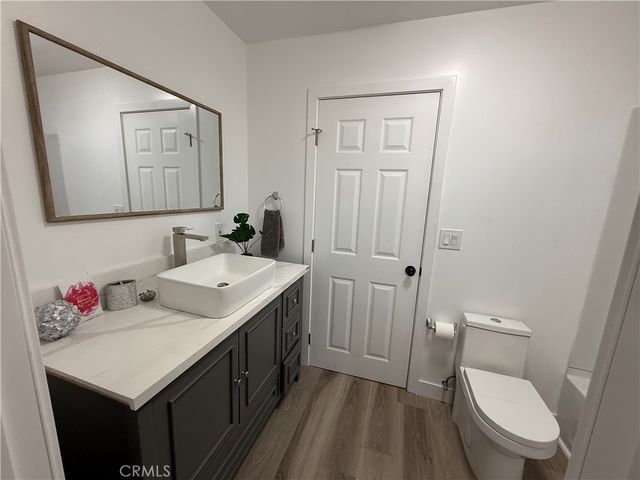 11200 Stanford, Los Angeles, CA 90059