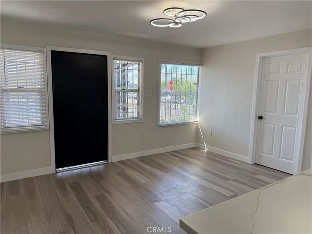 11200 Stanford, Los Angeles, CA 90059