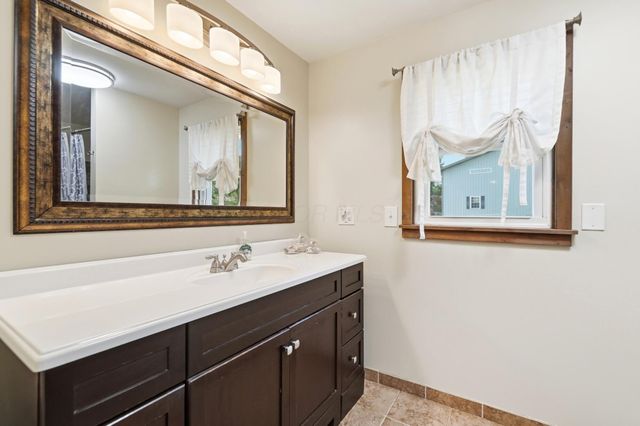 1519 W Market Street, Baltimore, OH 43105