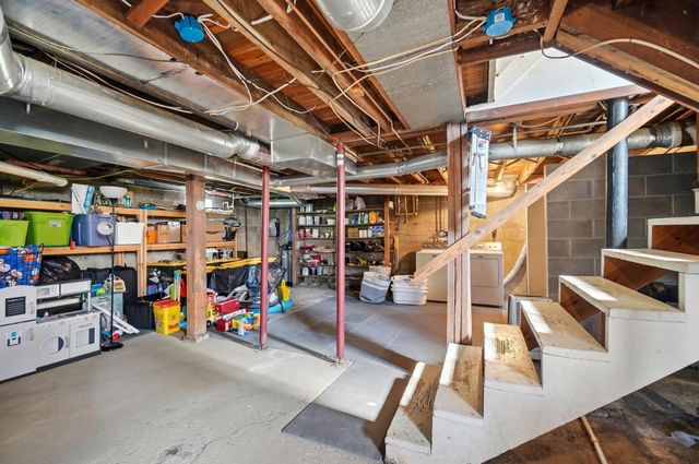 1519 W Market Street, Baltimore, OH 43105