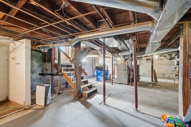 1519 W Market Street, Baltimore, OH 43105