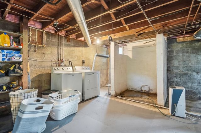 1519 W Market Street, Baltimore, OH 43105