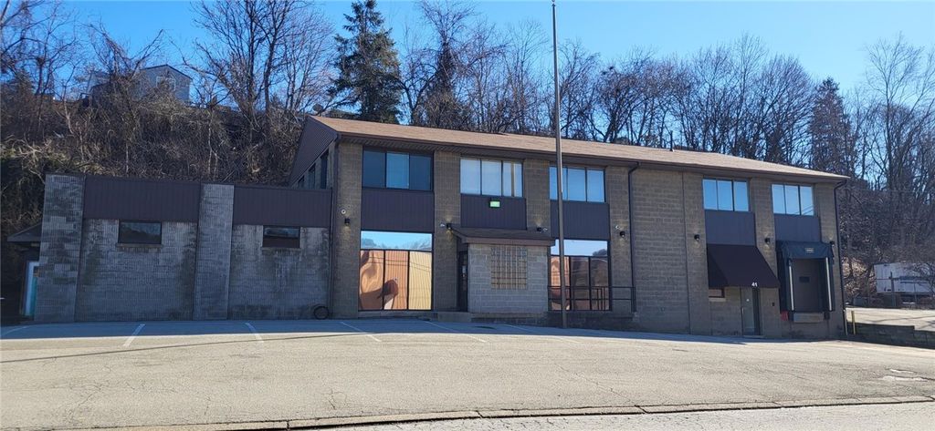 41 Terence Dr, Pleasant Hills, PA 15236