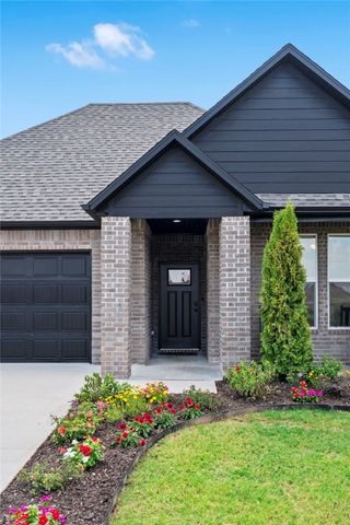 518 W Canada Drive, Farmington, AR 72730