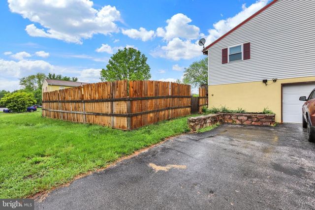 38 BONNIEFIELD CIR, Gettysburg, PA 17325