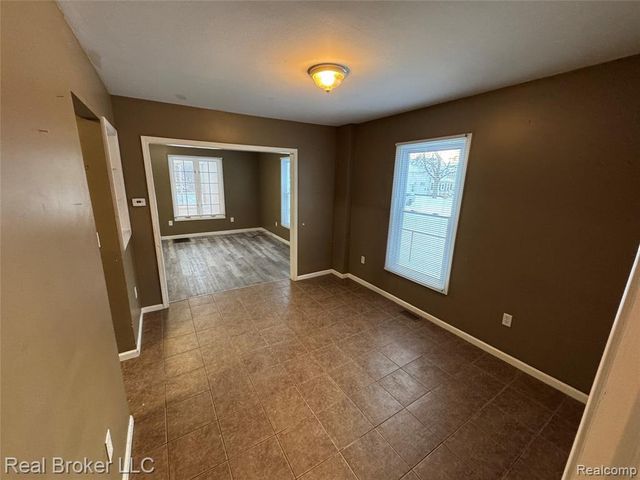 86 Hamilton Street, Pontiac, MI 48342