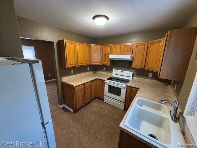 86 Hamilton Street, Pontiac, MI 48342