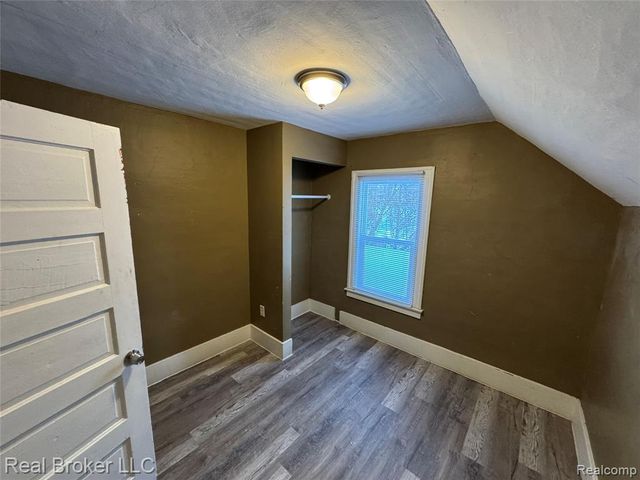 86 Hamilton Street, Pontiac, MI 48342