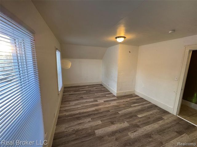 86 Hamilton Street, Pontiac, MI 48342