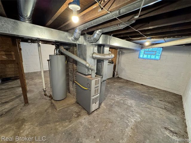 86 Hamilton Street, Pontiac, MI 48342