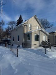 86 Hamilton Street, Pontiac, MI 48342