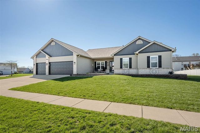 800 Mule Creek Drive, Wentzville, MO 63385