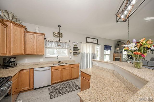 800 Mule Creek Drive, Wentzville, MO 63385