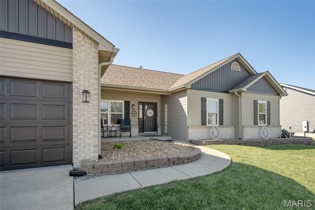 800 Mule Creek Drive, Wentzville, MO 63385
