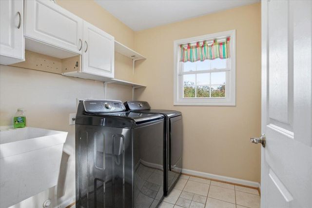 1530 Indian Springs LN, Moneta, VA 24121