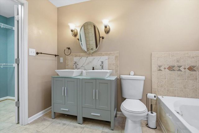 1530 Indian Springs LN, Moneta, VA 24121