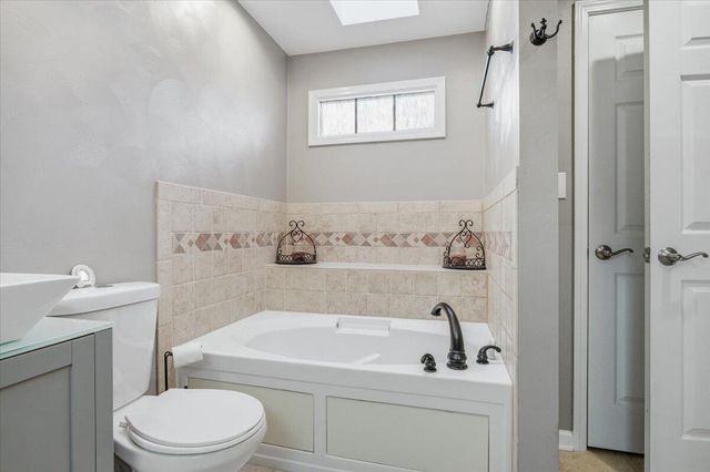 1530 Indian Springs LN, Moneta, VA 24121