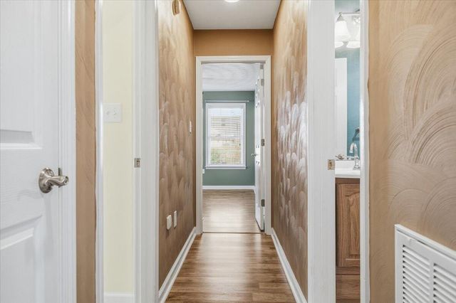 1530 Indian Springs LN, Moneta, VA 24121