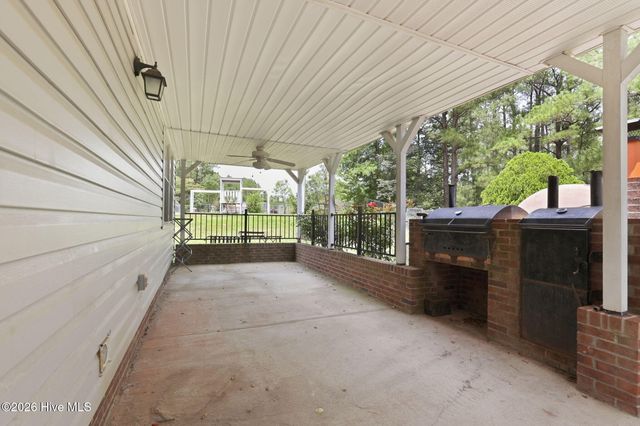 16 Crestview Place, Spring Lake, NC 28390