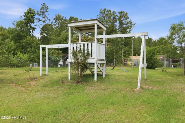 16 Crestview Place, Spring Lake, NC 28390